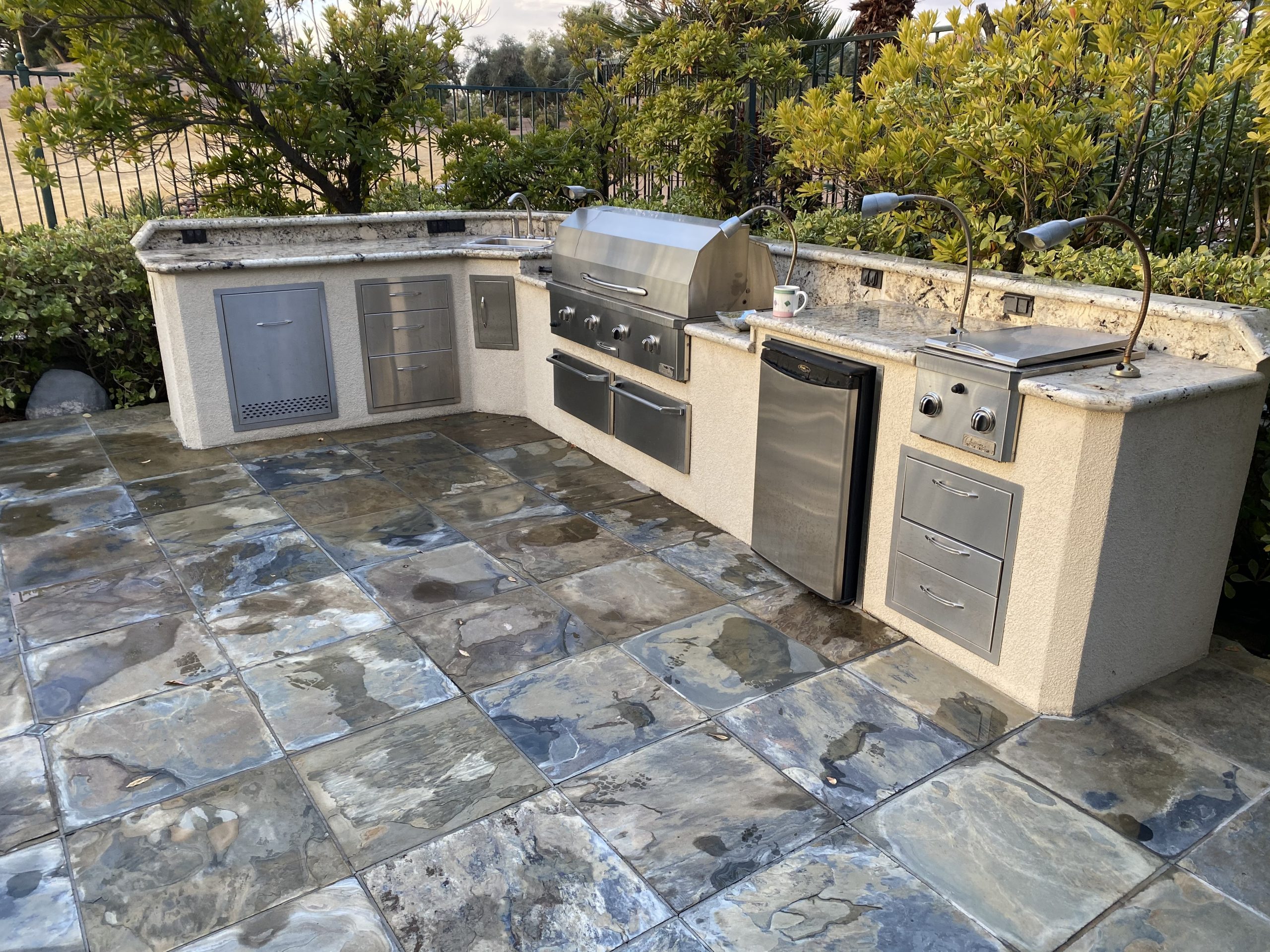 OUTDOOR KITCHEN 8615 LAKERIDGE